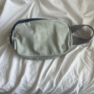 Lulu lemon belt bag